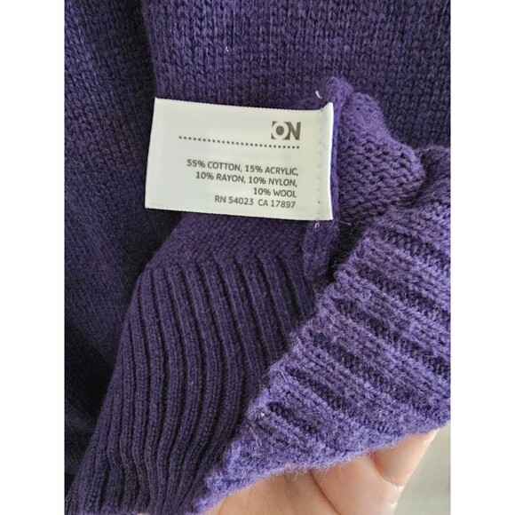 Old Navy NWT Women's Purple V-Neck Pullover Sweater Size Small - Picture 3 of 6